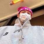 闭眼笑