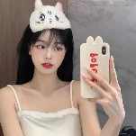 黑眼圈少女
