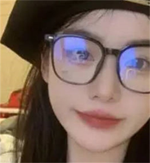 李莉莉