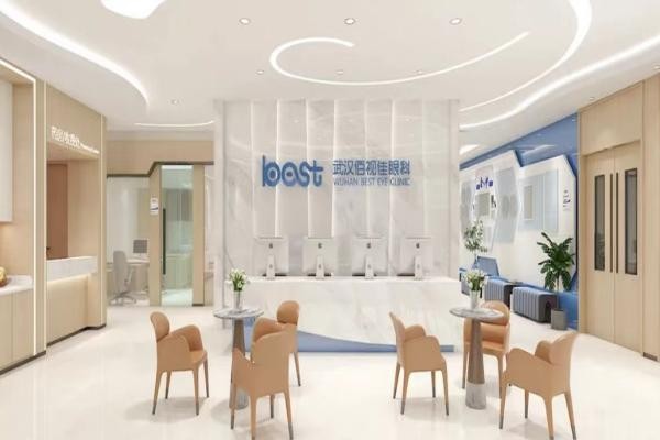 武汉佰视佳眼科医院绿飞秒近视手术价格是12000元起,周跃明操作熟练