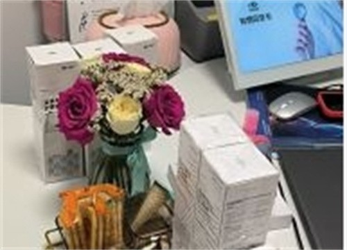 大连何氏眼科医院袁兆成白内障超声乳化手术8800元起，眼睛不再模糊了 