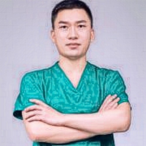 黄启云
