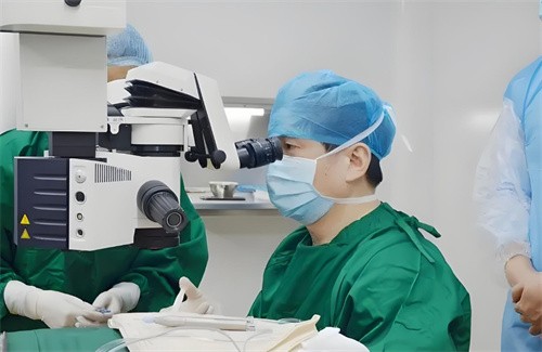 武汉华厦眼科医院刘磊医生smart全激光11800元,打造清晰视界，优惠价格限时抢约 