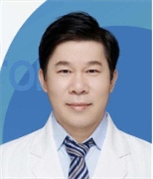 黄新华
