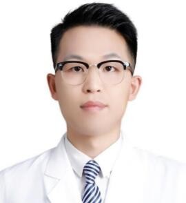 李方伟