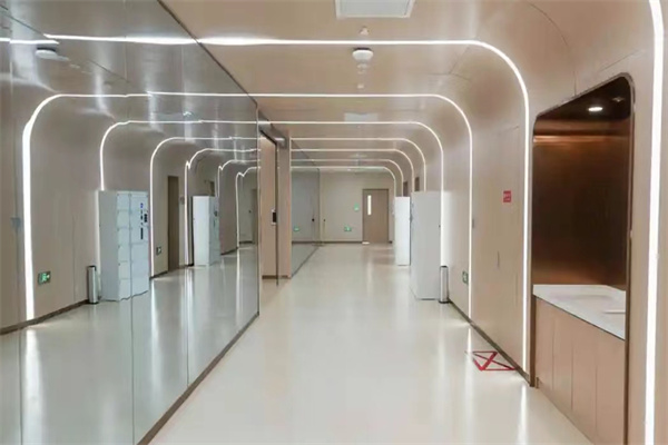 西安国 际医学中心走廊