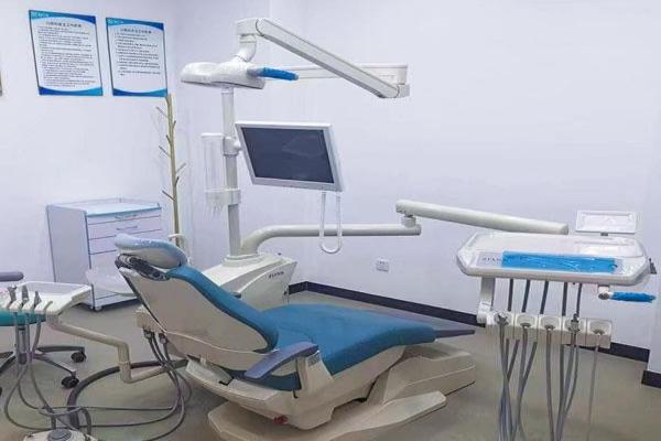 天津河西雅正口腔门诊部华树胜医生