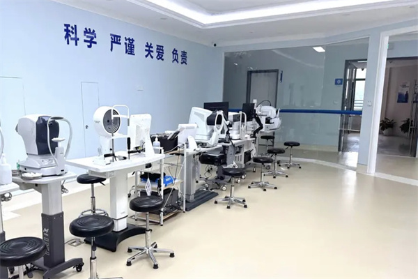 大连麦迪格眼科医院仪器