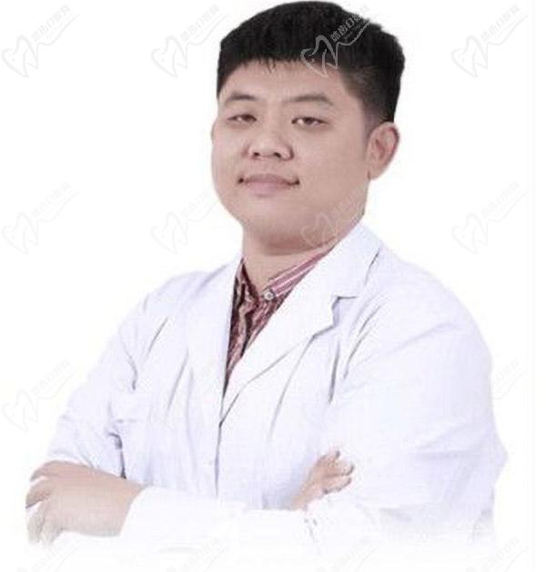 北京京仁博爱口腔门诊部董杨
