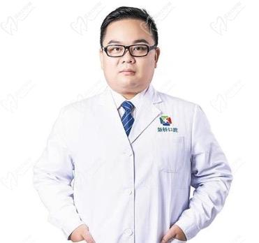 德阳新桥口腔全科医生王锋