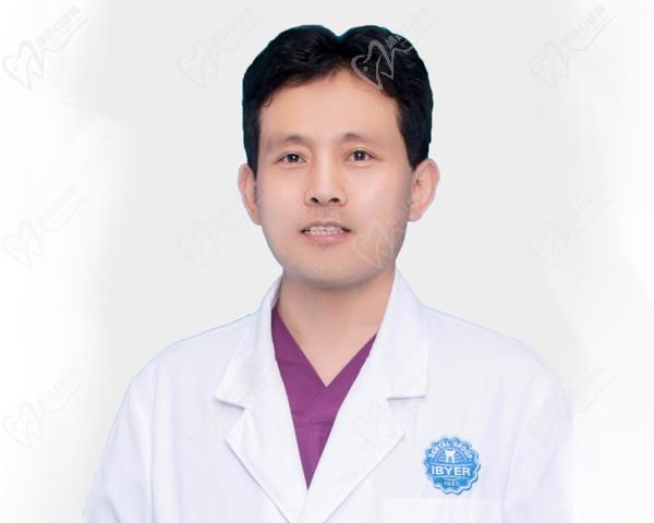 王学侠--宁波拜博口腔医院副院长