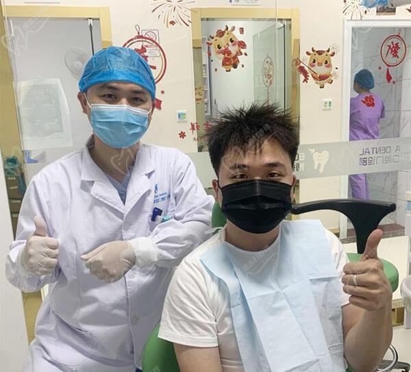 广州博美加口腔门诊医生诊疗
