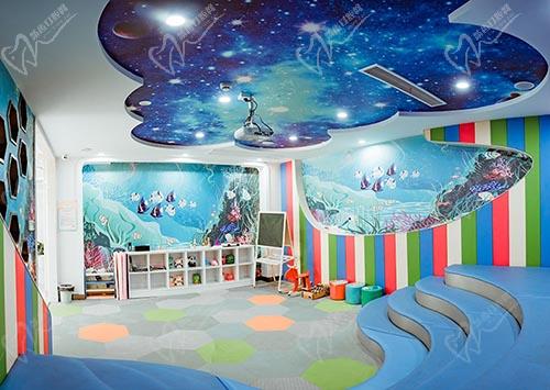 昆山益达口腔儿童游乐区