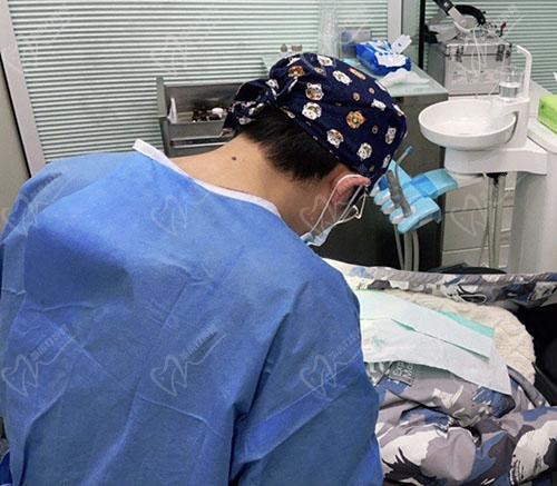 常熟安澜口腔诊所医生诊疗