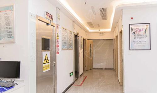 江苏昆山六贝口腔门诊部（花桥易买得店）环境