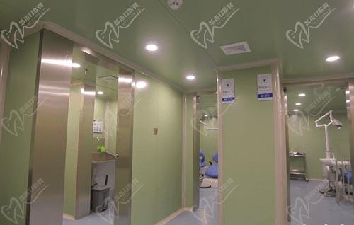 常州金铂利口腔门诊走廊