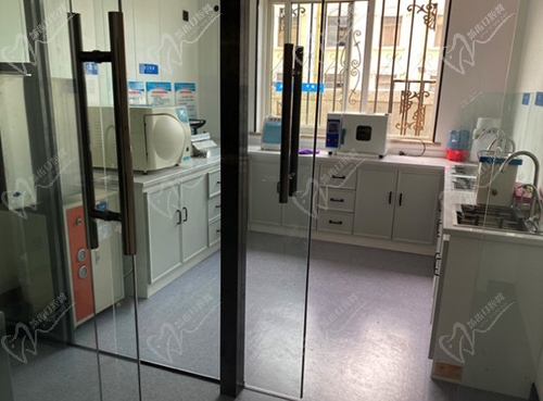 廊坊鹏飞口腔门诊部消毒室