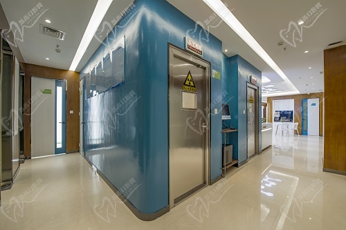 南宁牙之道口腔门诊部走廊