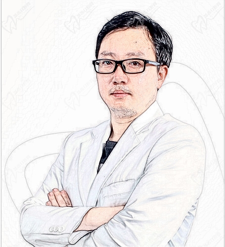 极光口腔门诊sm广场店种植医师林峰