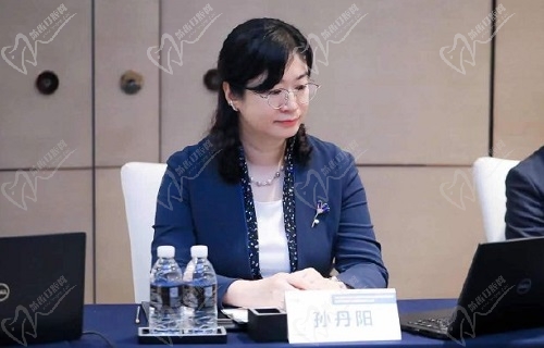 大连马龙齿科孙丹阳医生