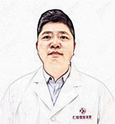 江荣强--珠海仁爱口腔种植医生