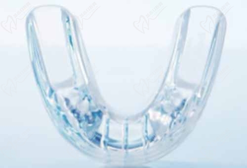 罗慕咬合诱导矫治器