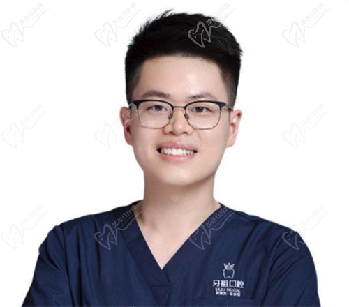 长沙开福牙祖口腔陈剑阳