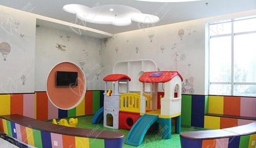 儿童游乐区