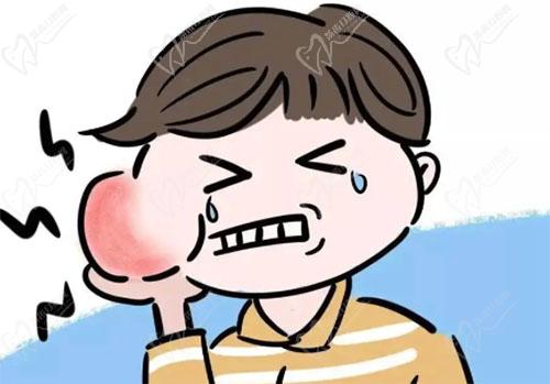 牙龈肿痛漫画图