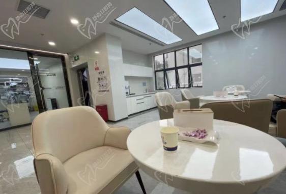 南宁诺贝尔口腔门诊部（民主店）休息区