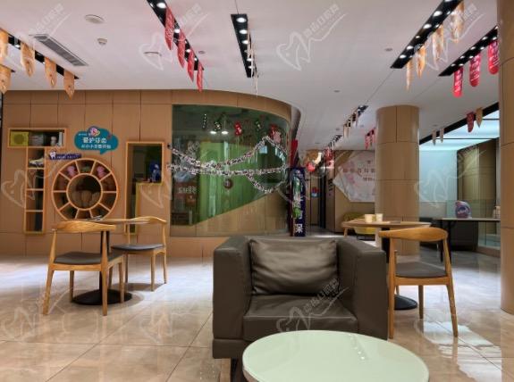 东莞同步齿科种植牙收费贵吗