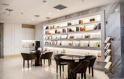 西安团圆口腔医院展示区