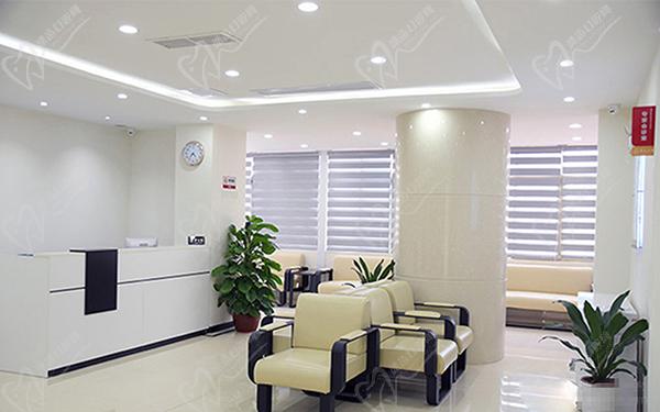 广州广大口腔候诊区