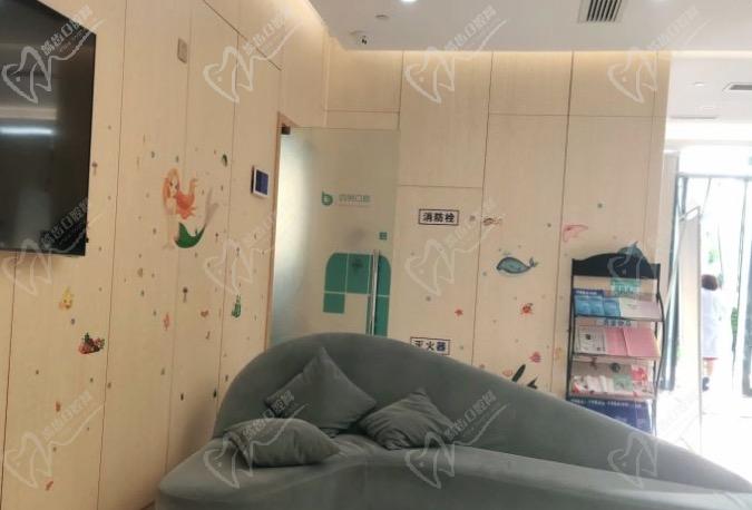 余姚四明口腔医院候诊区