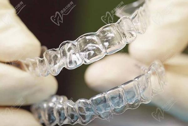 金属托槽矫正和隐形矫正哪个成效好