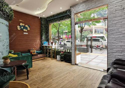 成都新都展博口腔大厅