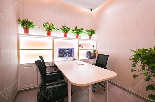 西安小白兔口腔医院咨询室