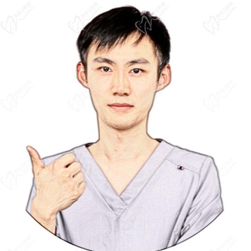 上海艺和口腔—徐弘毅医生