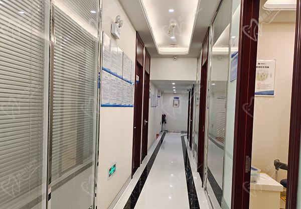 昆明泰康拜博宝善口腔医院走廊 昆明泰康拜博宝善口腔医院走廊
