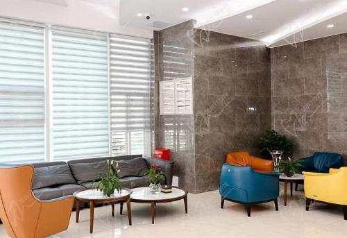 福州同福医口腔种植牙贵吗？