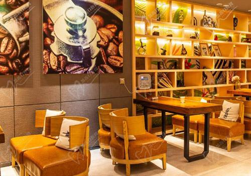 深圳同步同美口腔门诊部大厅