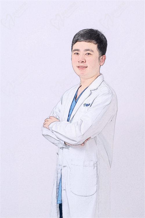卢嘉鑫医生