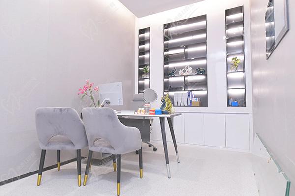 广大口腔荔湾院区正畸医生名单