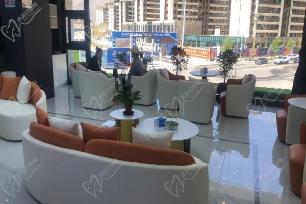 拉萨牙博士口腔候诊区