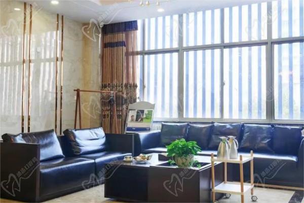 淄博可恩口腔候诊区