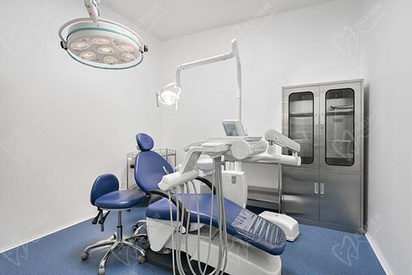 天津和平区牙科医院种植牙价格多少钱