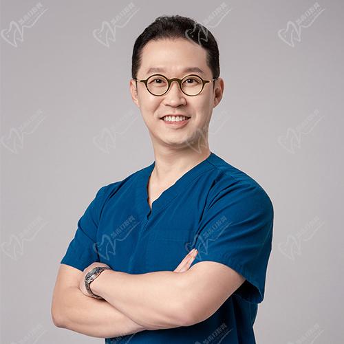 上海崔荣达磨骨医生