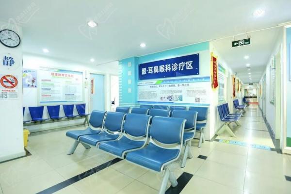 上海五官科医院白内障手术等待区