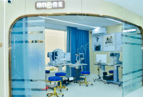 海南海口琼山康伟眼科门诊部检查区