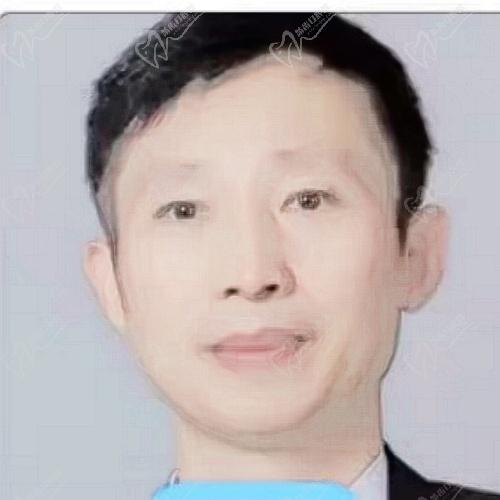 深圳益齿佳口腔门诊部许在俊医生